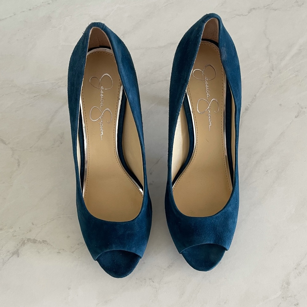 Jessica Simpson Platform Pumps - Picture 2 of 5